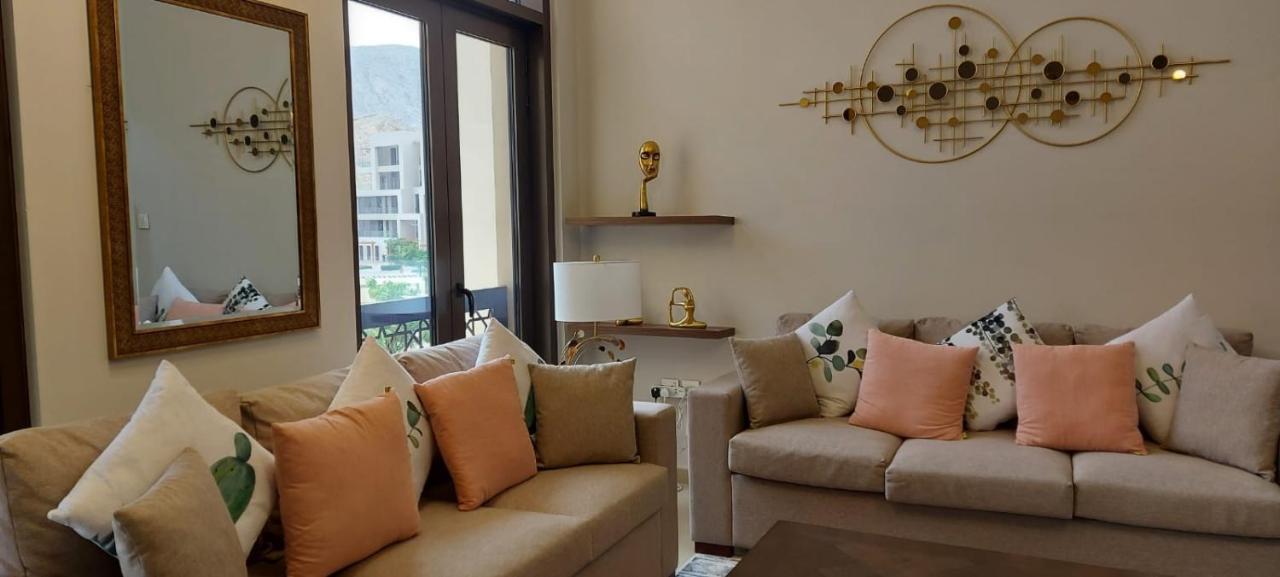One Elegant 1bhk In Bay 02 Apartment *